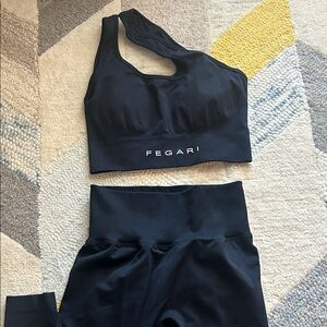 Matching Black One-Shoulder Sports Bra with Leggings SZM